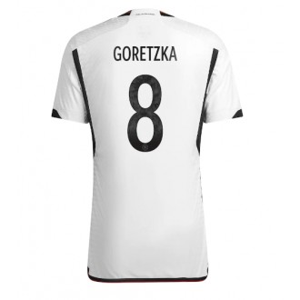 Herren Fußballbekleidung Deutschland Leon Goretzka #8 Heimtrikot WM 2022 Kurzarm